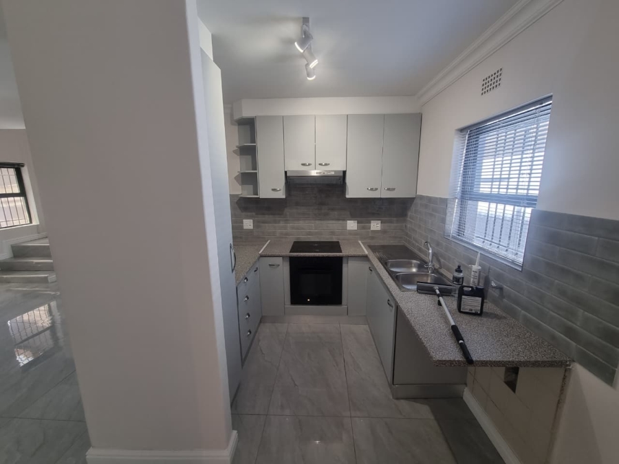 To Let 3 Bedroom Property for Rent in Rondebosch East Western Cape